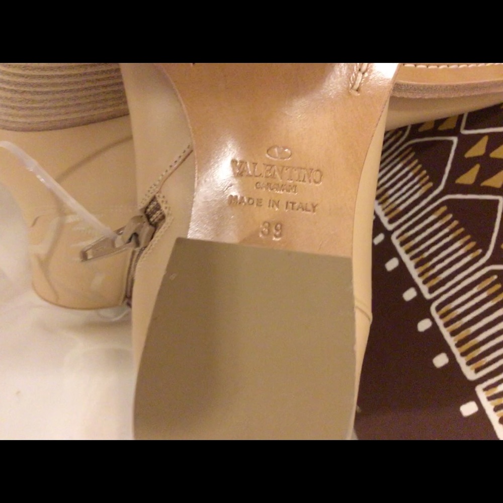 Valentino Woman Leather Ankle Boots Beige ... - Picture 5 of 8
